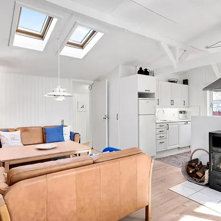 Amazing In With 2 Bedrooms And Internet