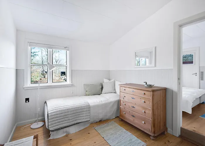Amazing In With 2 Bedrooms And Internet